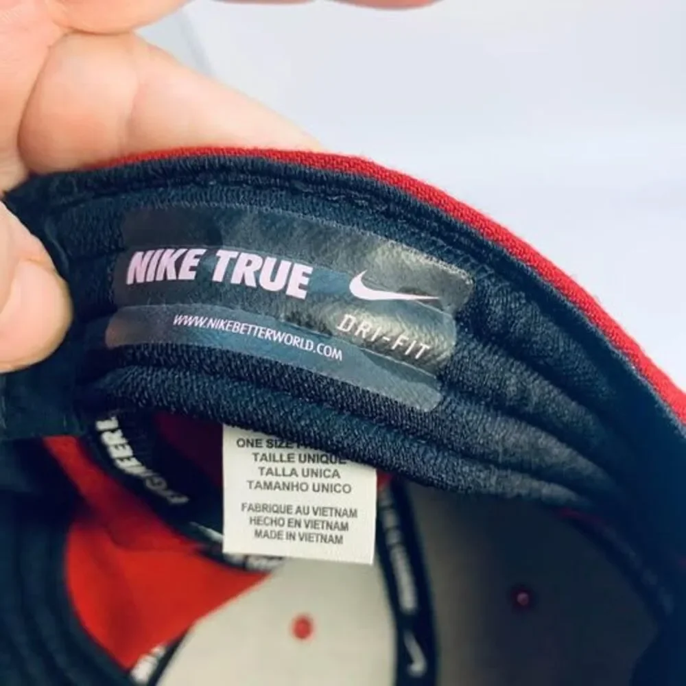 nike drifit red Razorback cap one size